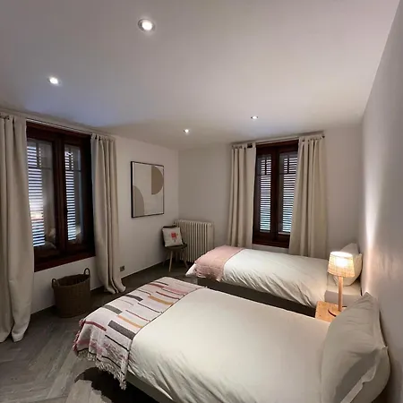Arolles, 2 Bedrooms Apartment, View Mont Blanc, Parking * Шамоні